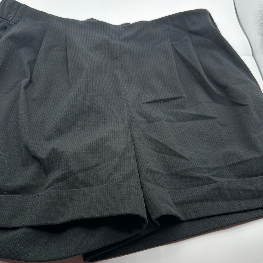 Lululemon cuffed pocketdress shorts